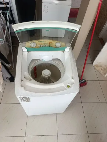 Vendo máquina de lavar roupa. Funcionando normalmente. Estou vendendo porque comprei outra