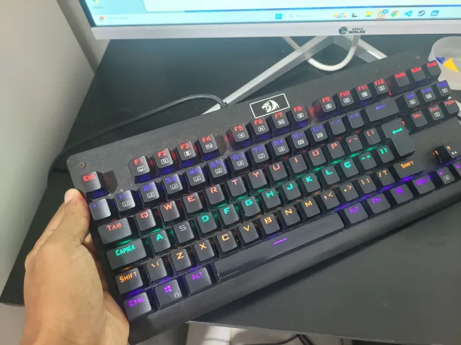 TECLADO GAMER MECANiCO REDRAGON PERFEITO PARA JOGOS