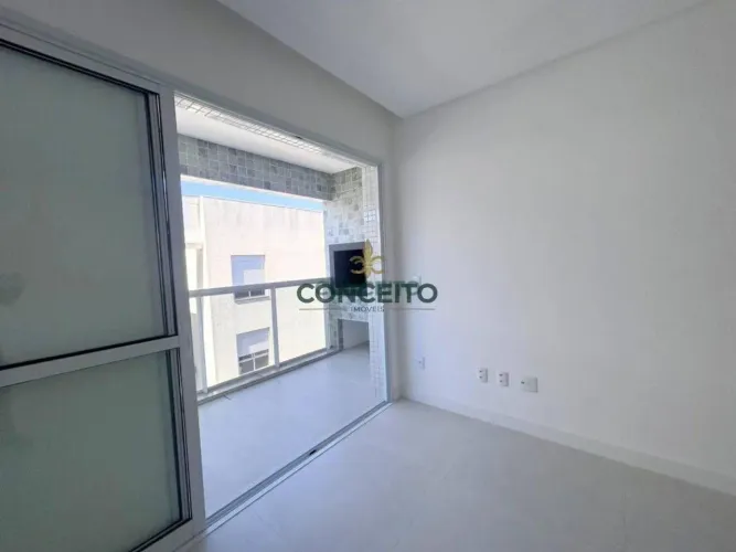 OPORTUNIDADE - DE R$720.000 POR R$660.000 - 2 dormitórios em andar alto, Kobrasol