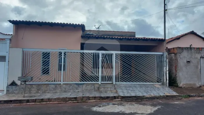 Casa à Venda