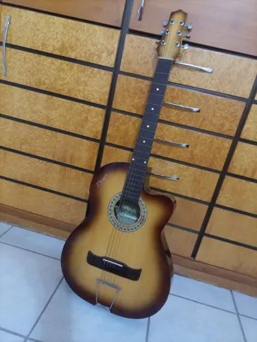 Violão Pompeo