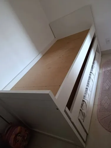 Cama modulada de solteiro com 2 auxiliares