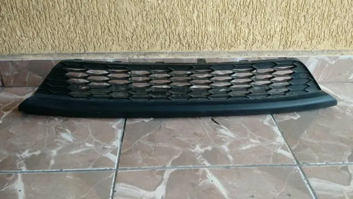 Grade inferior parachoque Honda fit 2015 2016 2017