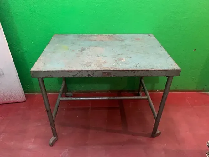 Mesa totalmente de aço de roda de aço antiguissima raridade