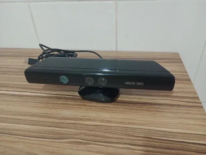 Sensor Kinect Xbox 360 usado, em prefeito de conservação e uso.