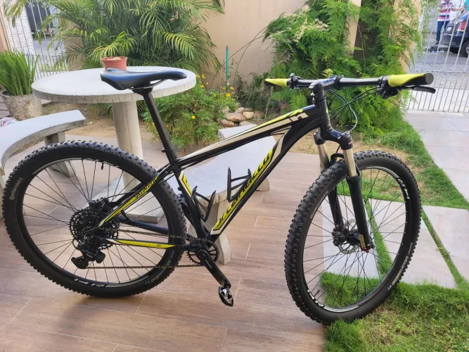 Bicicleta Specialized Rockhopper 29