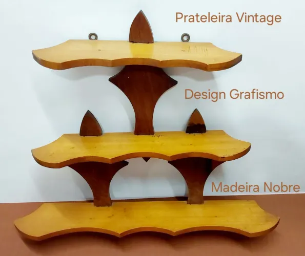Prateleira Vintage design Grafismo de Madeira Nobre