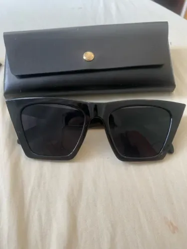 Óculos preto novo