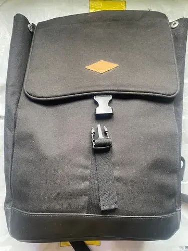 mochila estilo bolsa cor preta
