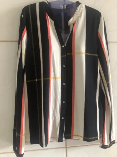 Blusa de botões. Marca Cortelle (M)