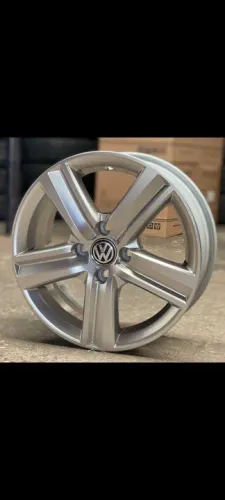 Rodas Polo aro15 prata novas em até 10x de R$256,00 no cartão de crédito