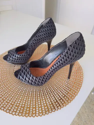 Sapato Peep toe Schutz tam 39