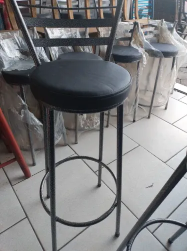 Banqueta estofada 77 cm de altura até o acento parcela sem juros nos cartões