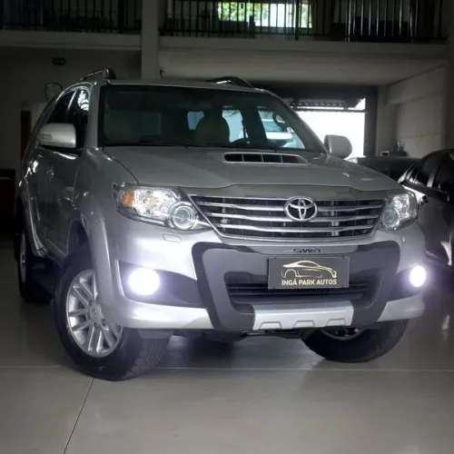 Toyota Hilux SW4 SRV D4-d 4X4 3.0 TDI Dies. AUT 2014