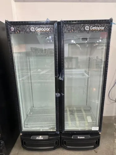 Expositor multi uso 2 portas 950 litros com prateleiras temperatura 2 graus negativos