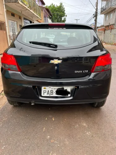 Chevrolet Onix Hatch LTZ 1.4 8V Flex Power Aut. 4P 2015