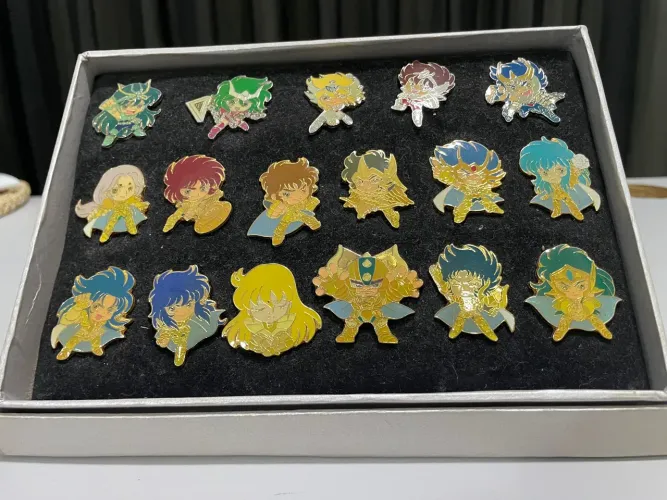 Pins de Cavaleiros do Zodíaco broches RAROS 