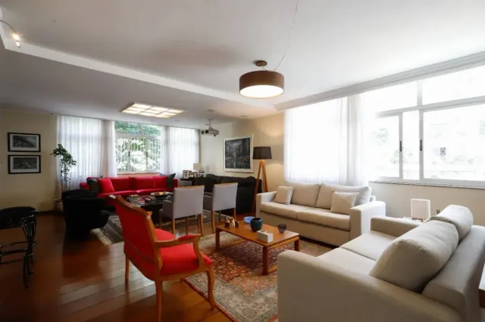 Apartamento tipo para venda e locação em Higienópolis com 3 quartos, sendo 1 suíte, 198m²