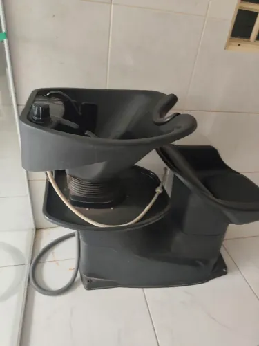 Vendendo  lavatório profissional 