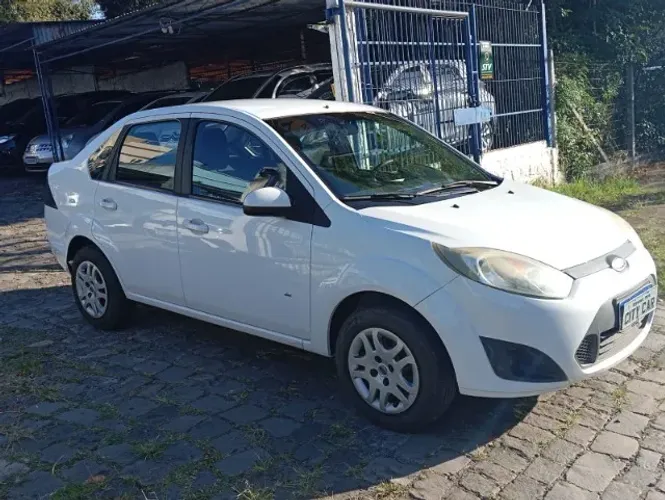 Ford Fiesta Sedan SE 1.6 8V Flex 4P 2014