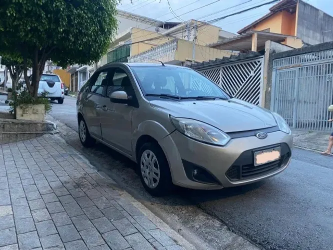 Ford Fiesta Sed. 1.6 8V Flex 4P 2013