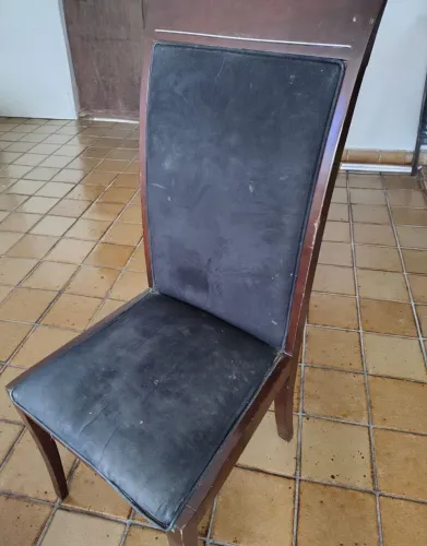 Vendo 8  Cadeiras de Jantar 
