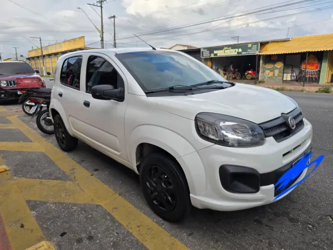 Fiat Uno Attractive 1.0 EVO Fire Flex 8V 5P 2021