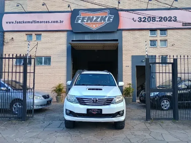 Toyota Hilux SW4 SRV D4-d 4X4 3.0 TDI Dies. AUT 2014
