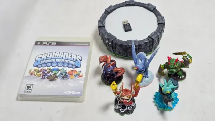 Skylanders Spyro's Adventure PS3 Starter Pack Completo + 2 Skylander Grátis