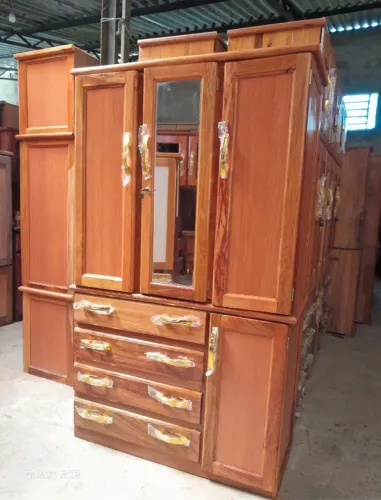 Guarda-Roupa Amadeirado espelhado 4 gavetas