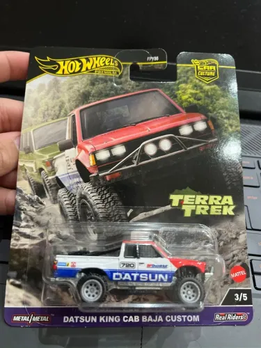 Hot Wheels Premium - Datsun King Cab Baja Custom