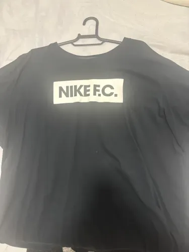 Camisas Nike e Tommy - R$ 140,00 as 3