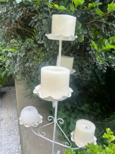 Suporte em ferro para velas
