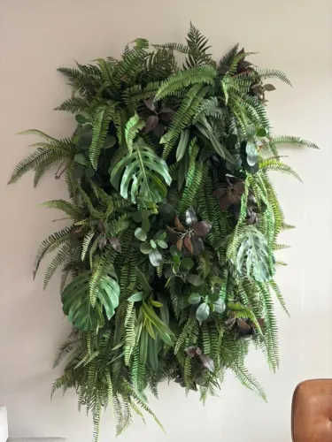 Jardim Vertical com Folhagem Artificial