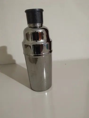 Coqueteleira de vidro espelhada