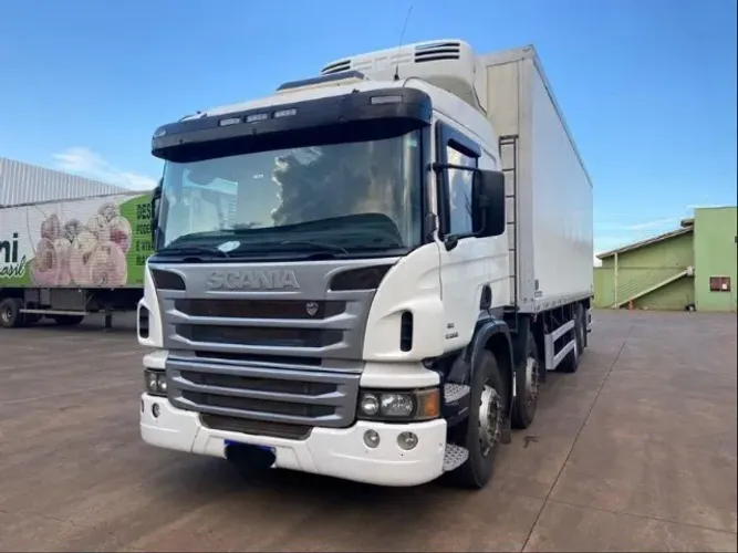 Scania P310 2015 Baú Refrigerado.