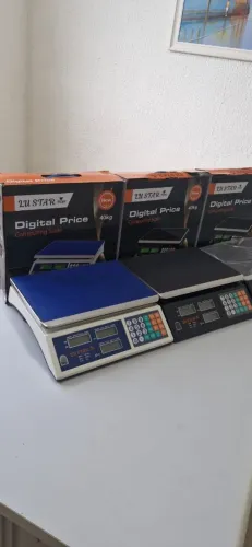 Balança Digital de precisão de até 40 kg azul e preto