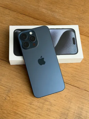 Vendo Iphone 15 PRO MAX 512gb