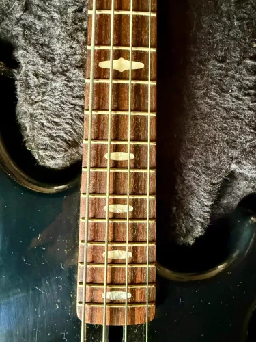 Baixo Yamaha BB 424 seminovo