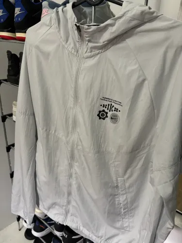 Jaqueta Corta-Vento Nike A.I.R. Nova