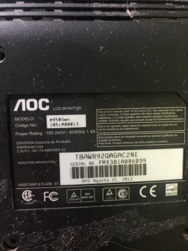 Monitor AOC com parte da tela queimada, para uso ou retiro de peças