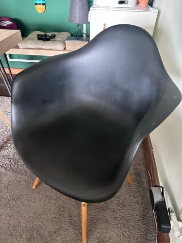 Cadeiras Charles Eames com braços