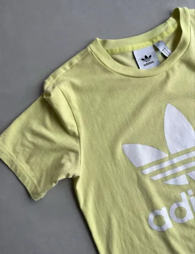 Camiseta Adidas unissex amarela - P