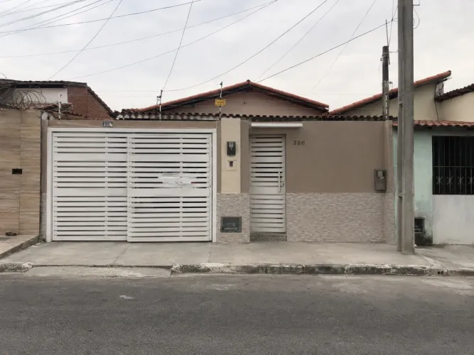 Casa a venda no ANTÔNIO BEZERRA, toda documentada