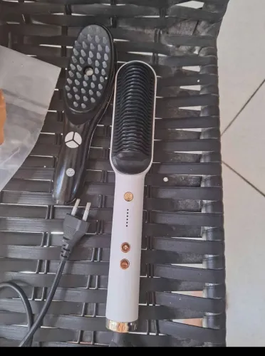Escova massageadora e escova alisadora