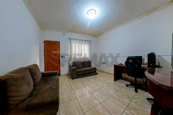 Vende-se Casa / Terreno - Jd. São Pedro - 5 minutos Centro