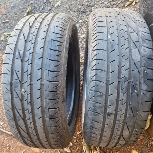 Vendo 02 pneus 195/60 aro 15 em ótimo estado