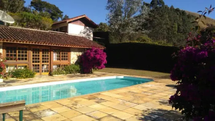 CASA DE ALTO PADRÃO PARA LOCAÇÃO  SAMAMBAIA | PETRÓPOLIS/RJ