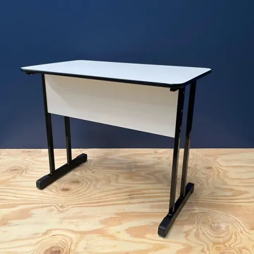 Mesa Escritório/Professor 0.90 x 0.54 - R$ 163,00