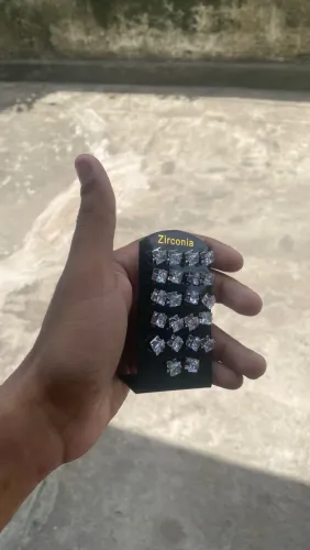 Brinco brilhante por apenas 2 reais o par
